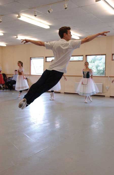 Durrant rehearses for the ballet Giselle – Courtesy of Alex Durrant