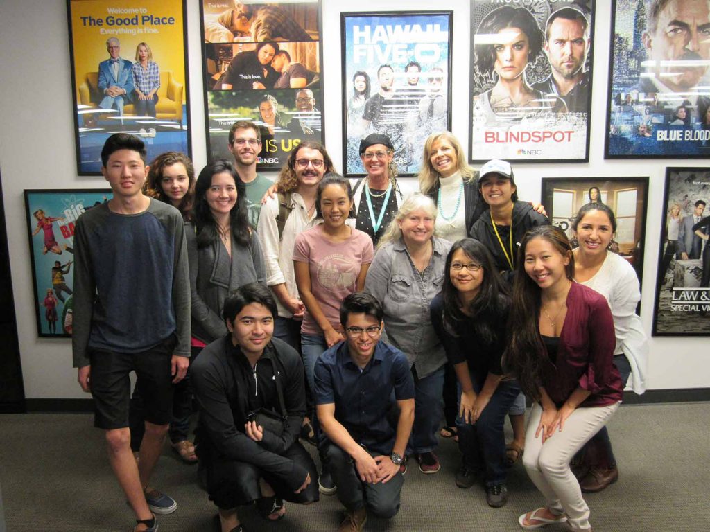 Students from JOUR 250, JOUR 270 and JOUR 285V get a behind-the-scenes look of Hawai‘i News Now – Darlene Lee